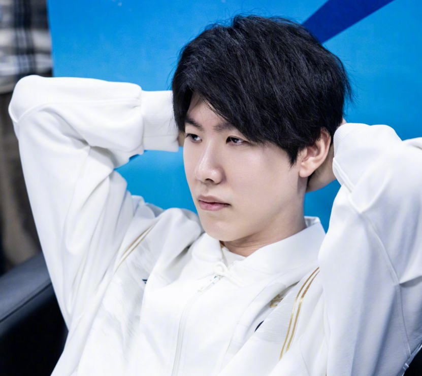 据相关人士透露，LCK和10家俱乐部战队经过持续讨论后，一致决定在LCK引进工资帽制度